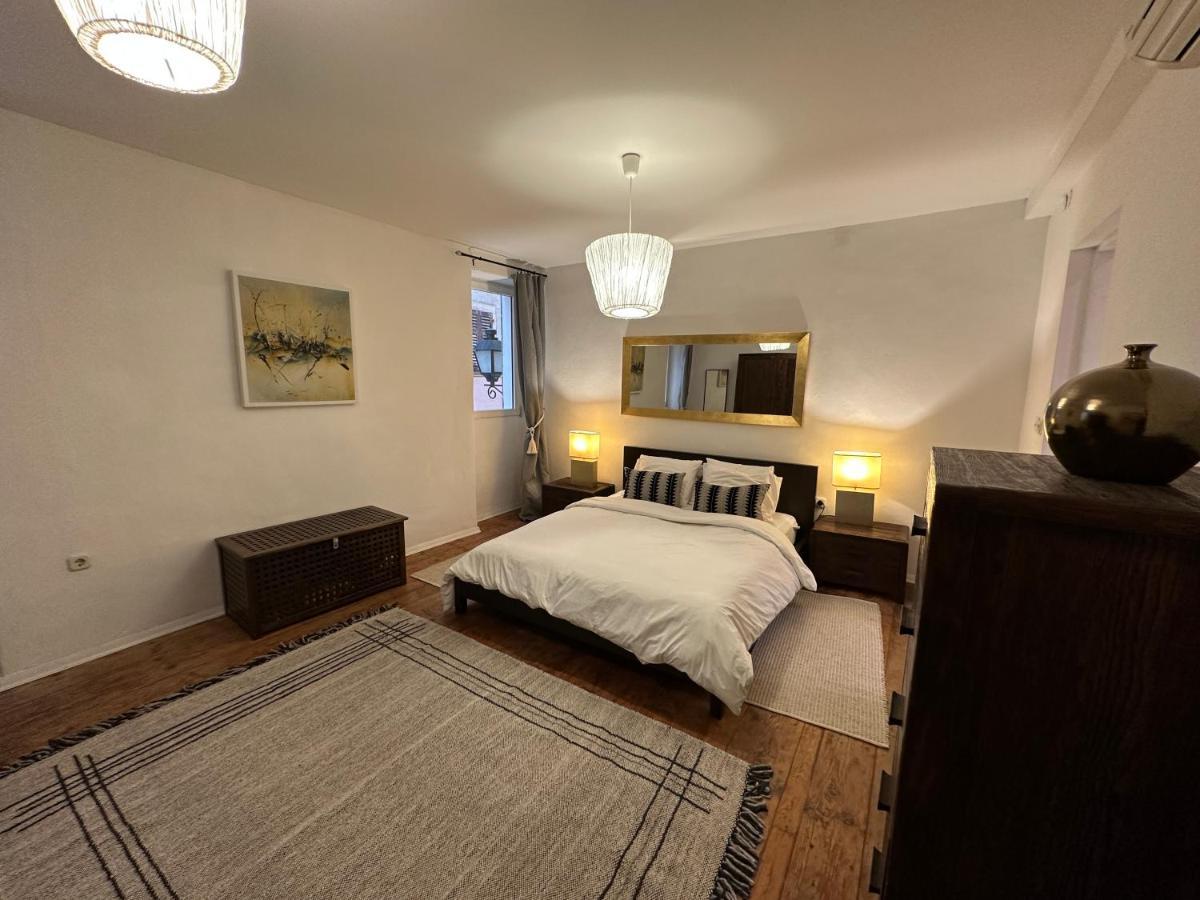 5C Luxury Apartment Ровінь Екстер'єр фото